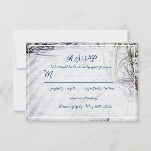 Eenvoudige witte zand strand bruiloft RSVP kaartje (Voorkant)