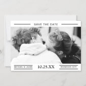 Eenvoudige zwart wit bruiloft foto Sla de datum Magnetische Uitnodiging (Voorkant)