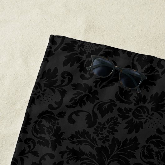 Eenvoudige zwart-wit damast strandlaken (In situ)