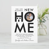 Eenvoudige Zwart-Wit Fotoaankondiging van een Nieu Kaart (Staand voorkant)