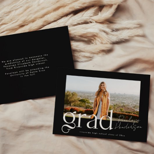 Eenvoudige zwart-wit klasse van 2025 Afstuderen Aankondiging