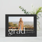 Eenvoudige zwart-wit klasse van 2025 Afstuderen Aankondiging (Staand voorkant)