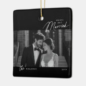 Eenvoudige zwart wit Merry Getrouwd Script Foto Keramisch Ornament (Links)