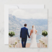 Eenvoudige zwart-wit overlay foto bruiloft save the date (Achterkant)