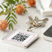 Eenvoudige zwart-wit QR-code met rode rand Sleutelhanger (Zijkant)