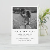 Eenvoudige zwart-wit QR-code trouwfoto Save The Date (Staand voorkant)