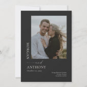 Eenvoudige zwart-witfoto save the date (Achterkant)