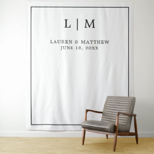 Eenvoudige zwart-witte monogram trouwachtergrond wandkleed