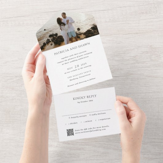 Eenvoudige Zwarte en Witte QR Code Elegante Trouw All In One Uitnodiging (Afscheurbaar)