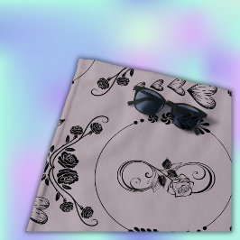 Eenvoudige zwarte harten, bloemig, oneindig op Mau Strandlaken