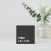 Eenvoudige zwarte klantverwijzing aanbevelingskaartje (Staand voorkant)