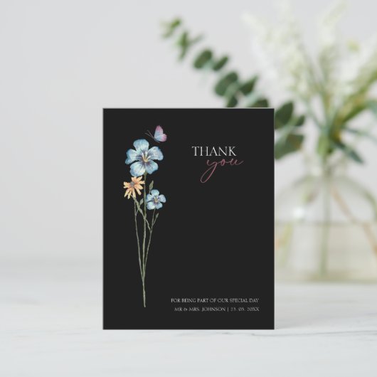 Eenvoudige zwarte kleurrijke wilde bloemen bruilof bedankkaart (Staand voorkant)