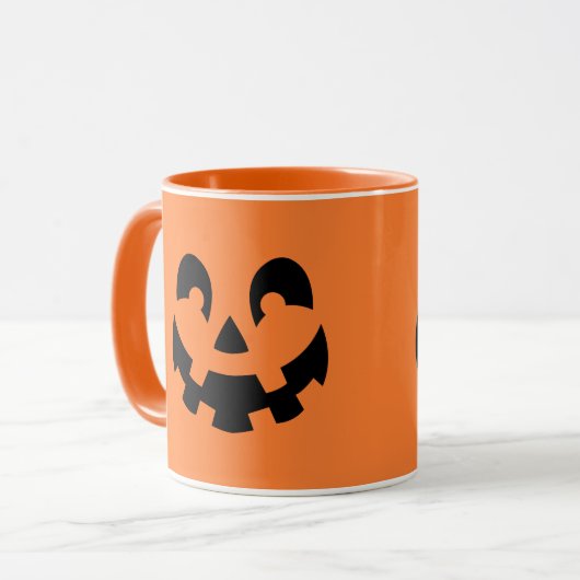 Eenvoudige zwarte pompoen gezicht op Oranje Hallow Mok (Voorkant links)