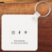 Eenvoudige zwarte witte haarstijllijst sleutelhanger (Achterkant)