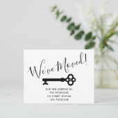 Eenvoudige zwarte witte minimale bewegende mededel aankondigingskaart (Staand voorkant)