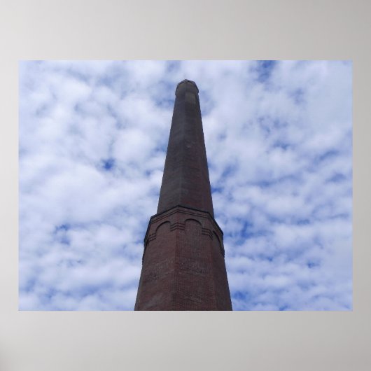 Eenzame fabrieksschoorsteen poster (Voorkant)