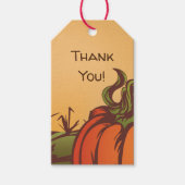 Eenzame pompoen op het veld. De herfst verlaat her Cadeaulabel (Voorkant)