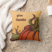 Eenzame pompoen op het veld. De herfst verlaat her Kussen (Deken)