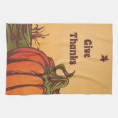 Eenzame pompoen op het veld. De herfst verlaat her Theedoek (Horizontaal)