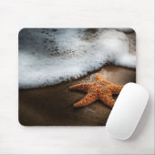 Eenzame Starfish op het strand Muismat (Met muis)