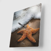 Eenzame Starfish op het strand Vierkante Klok (Hoek)