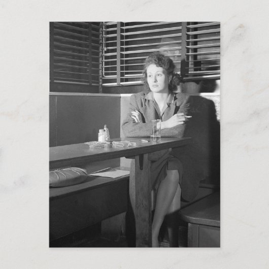 Eenzame vrouw in een bar, 1943 briefkaart (Voorkant)