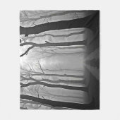 Eerie Foggy Forest Path Art Fleece Deken (Voorkant)