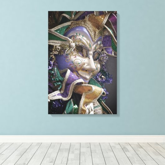 Eerie Mardi Gras Mask Canvas Afdruk (Insitu (Houten vloer))