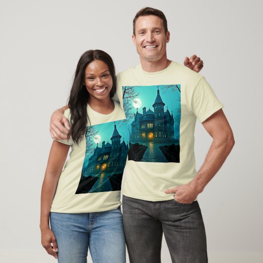 Eerie Victoriaans Mansion Moonlight T-shirt (Unisex)