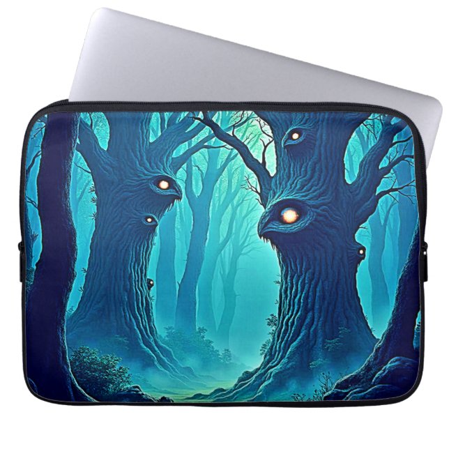 Eerie Woodland Eyes Laptop Sleeve (Voorkant)