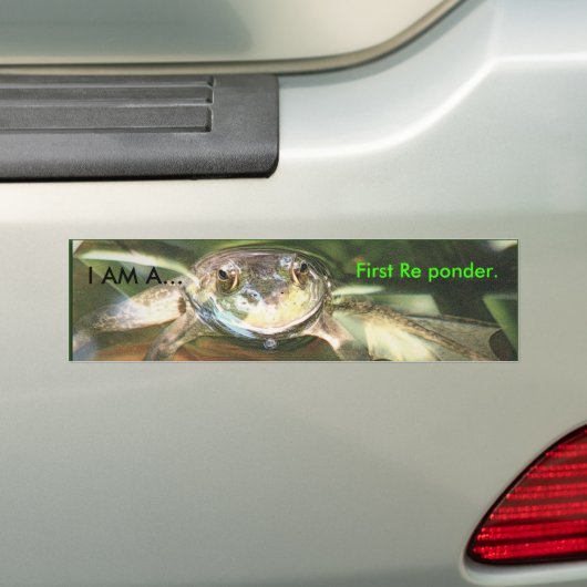 Eerst ben ik een... bumpersticker (Op auto)