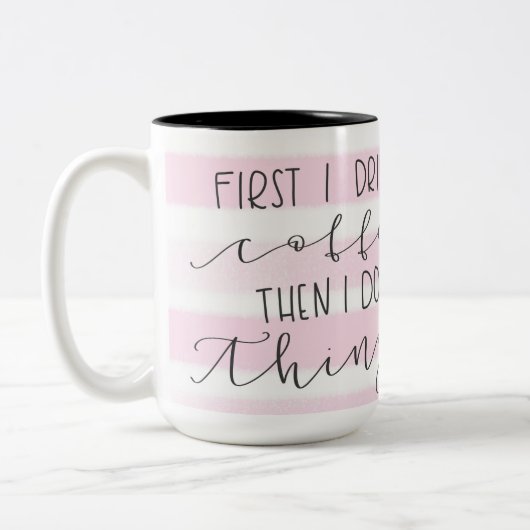 Eerst drink ik de koffieroze gestreept mok (Links)