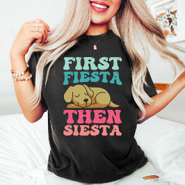 Eerst Fiesta dan Siesta | Grappige slapende pup T-shirt