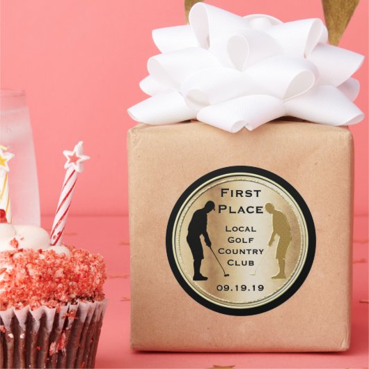 Eerst Gold Golf plaatsen of de Datum Golf Event op Ronde Sticker (Feest)