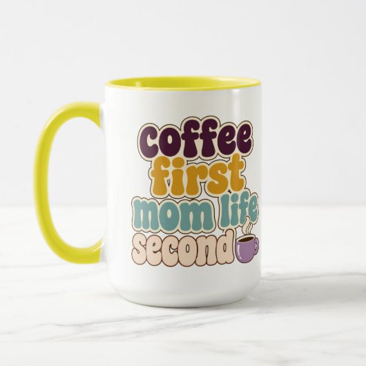 Eerst koffie, daarna moeder zijn mok (Links)