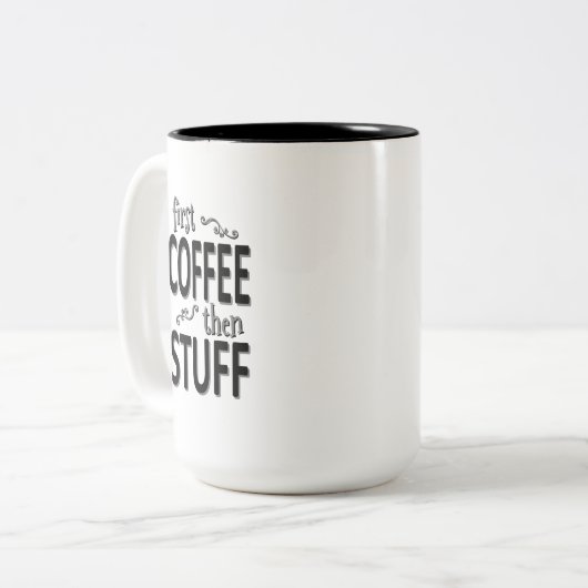 Eerst koffie dan spullen tweekleurige koffiemok (Voorkant links)