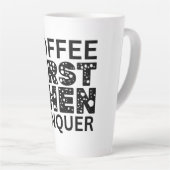 Eerst koffie, dan veroveren latte mok (Rechterhoek)