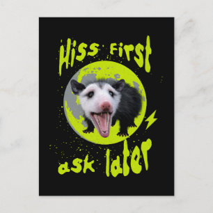 Eerst Sissen, Later Vragen Funny Opossum Humor Briefkaart