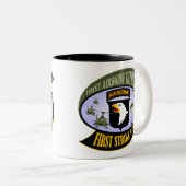 Eerste aantekening 1/502 tweekleurige koffiemok (Voorkant rechts)