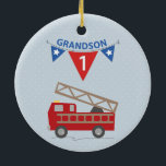 Eerste Birthday Grandson, Firetruck Keramisch Ornament<br><div class="desc">De wensen van de verjaardag van de verjaardag van uw kleinzoon worden overspoeld door deze schattige cadeau van de rode brandweerwagen,  souvenir,  weggegeven of feest dat essentieel is om de eerste verjaardag van uw zoon te vieren!</div>