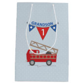 Eerste Birthday Grandson, Firetruck Medium Cadeauzakje (Achterkant)