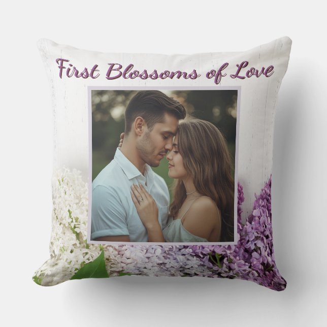 Eerste bloesems van liefdeskussen | Gepersonalisee Kussen (Voorkant)