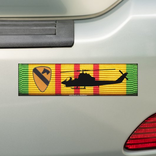 Eerste Cavalry Div. AH-1G Cobra VSM-Bumpersticker Bumpersticker (Op auto)