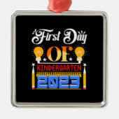 Eerste dag van de kindertuin 2023 metalen ornament (Voorkant)