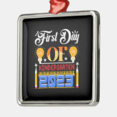 Eerste dag van de kindertuin 2023 metalen ornament (Links)