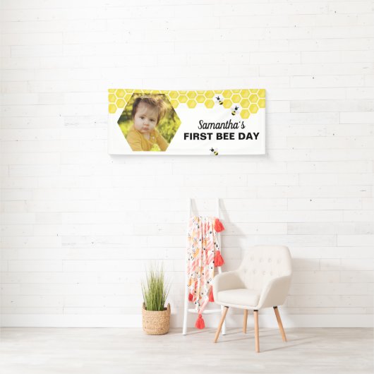 Eerste dag van de verjaardag van de Banner Honeyco (Insitu)