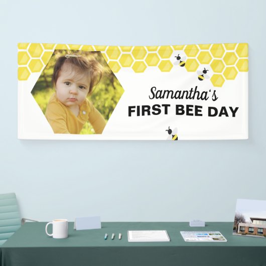 Eerste dag van de verjaardag van de Banner Honeyco (Beurs)