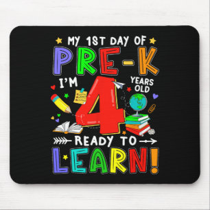 Eerste dag van pre-k 4 jaar oud klaar om te leren muismat