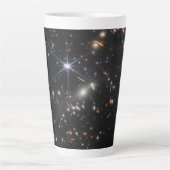 Eerste Deep Field of Universe van James Webb Latte Mok (Voorkant)