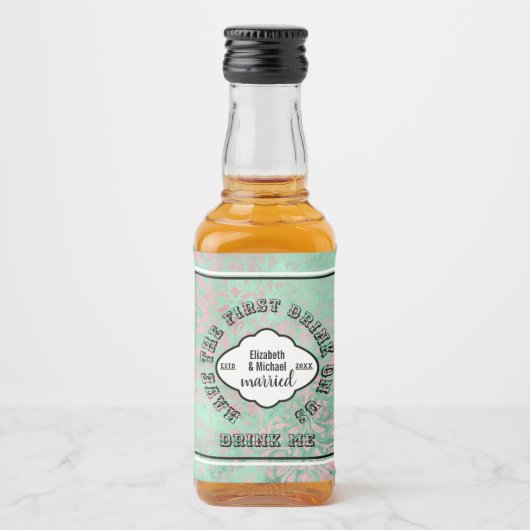 Eerste drankje is van ons - DRINK ME Mint bruiloft Likeurfles Etiket (Voorkant)